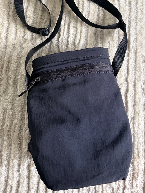 lululemon athletica Handbags - lululemon crossbody water bottle bag